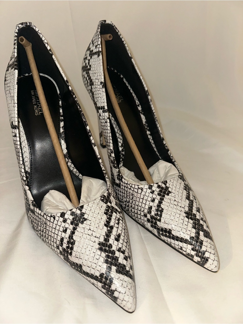 Michael Kors Snakeskin Print Pointed Toe Pumps Heels 8.5